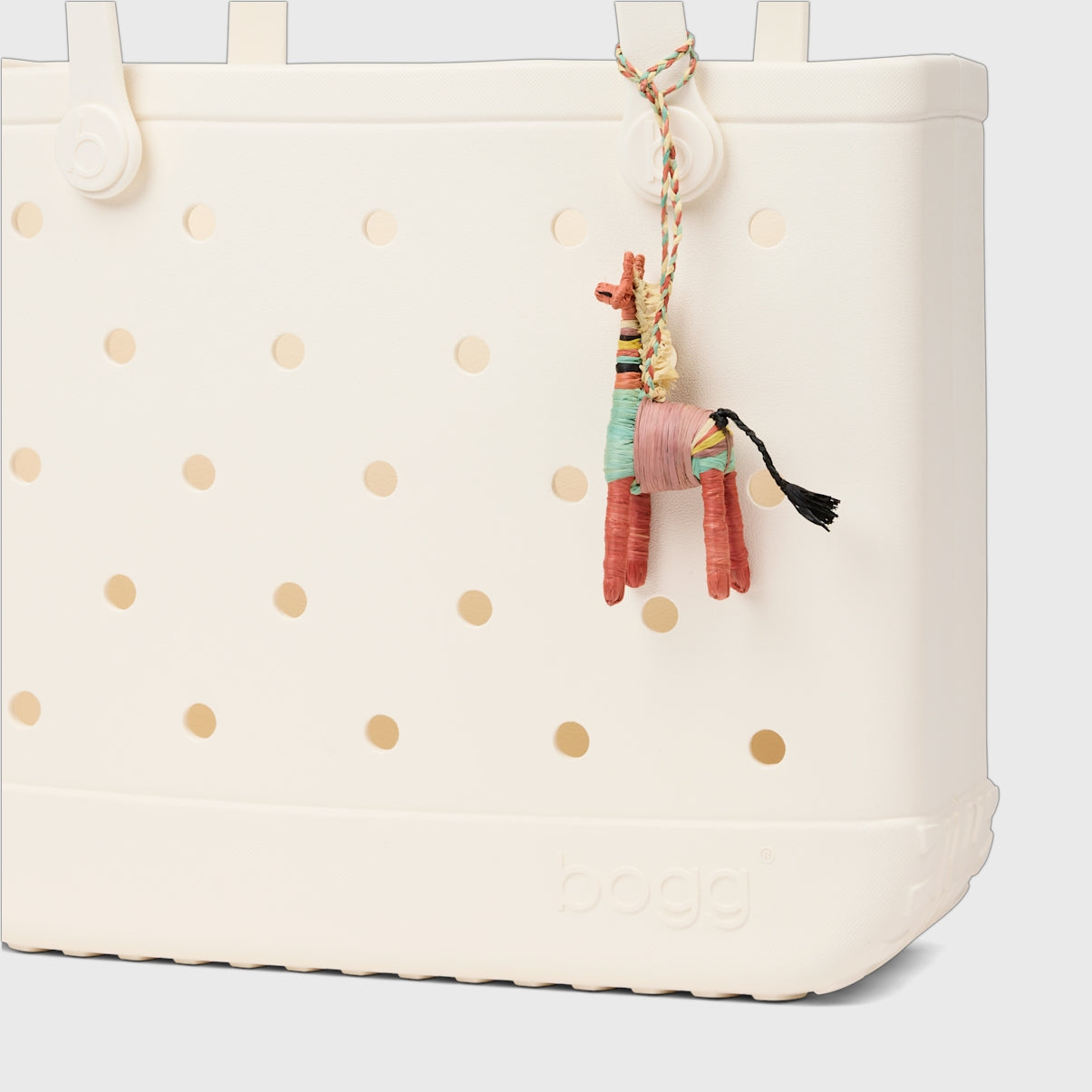Bogg'd & Charmed Raffia Giraffe Water Sports Travel Tote Travel Friendly Oversized with Travel Accessory Pouch for Outdoor Adventures Travel Organizer Vacation Essentials for Women